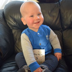 een baby van 9 maanden