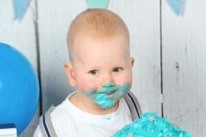 cake smash shoot taart eten